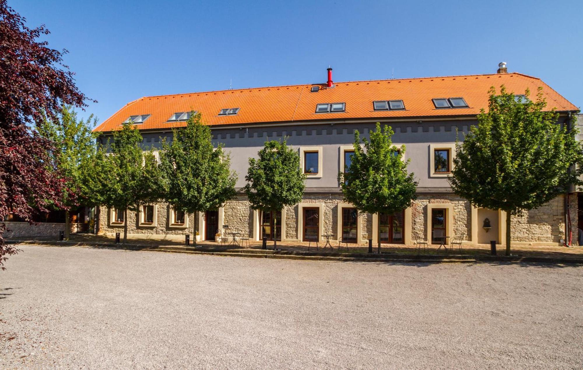 Chateau Nightingales Hostoun Zewnętrze zdjęcie